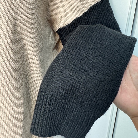 Torrid Colorblock Hi-Lo Tunic Sweater - Picture 6 of 8